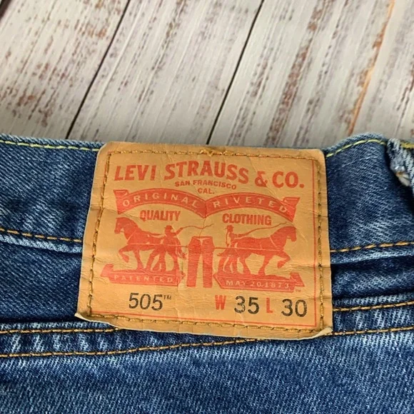 Levis "505" boot cut blue jeans sz 35 x 30 - Picture 14 of 15